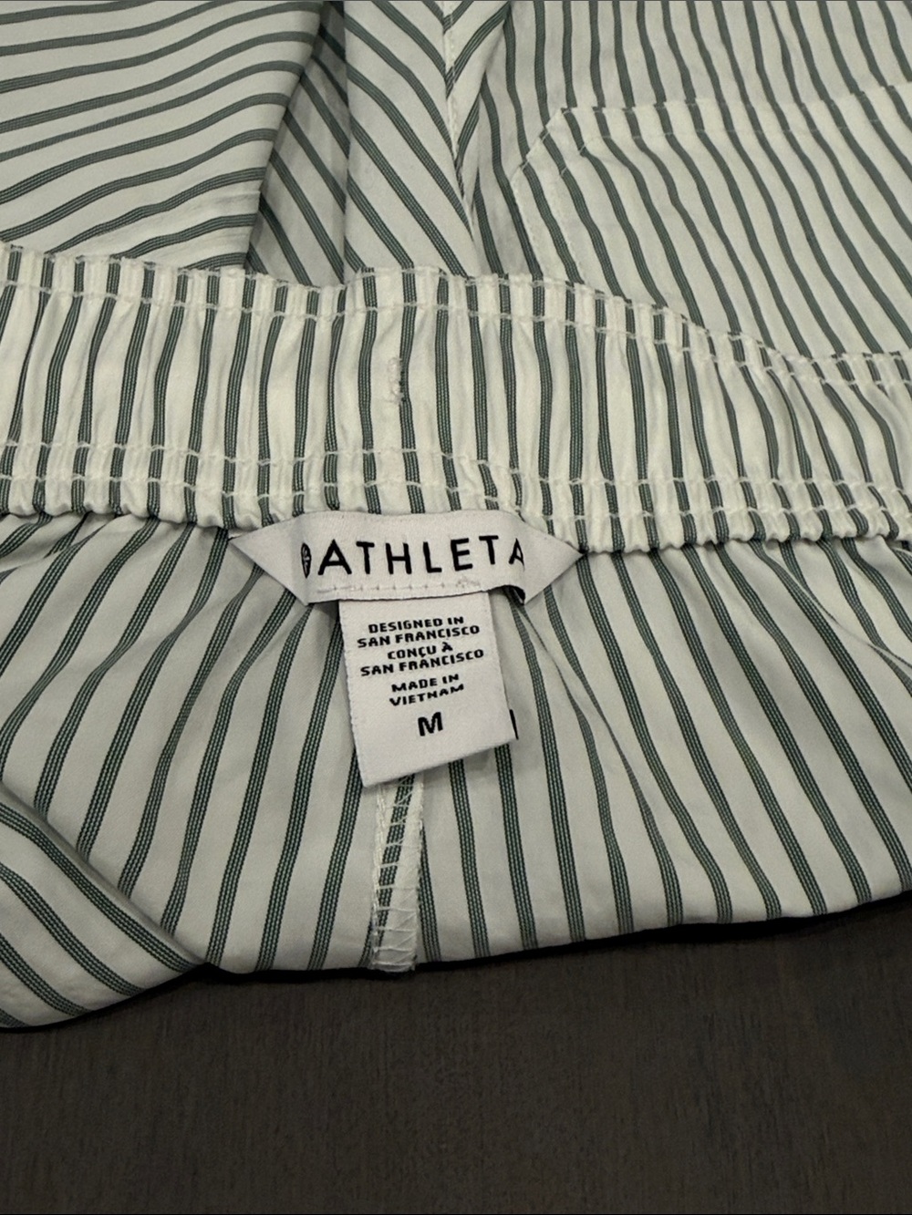 Athleta Midday Mid Rise Poplin Short - Picture 3 of 3